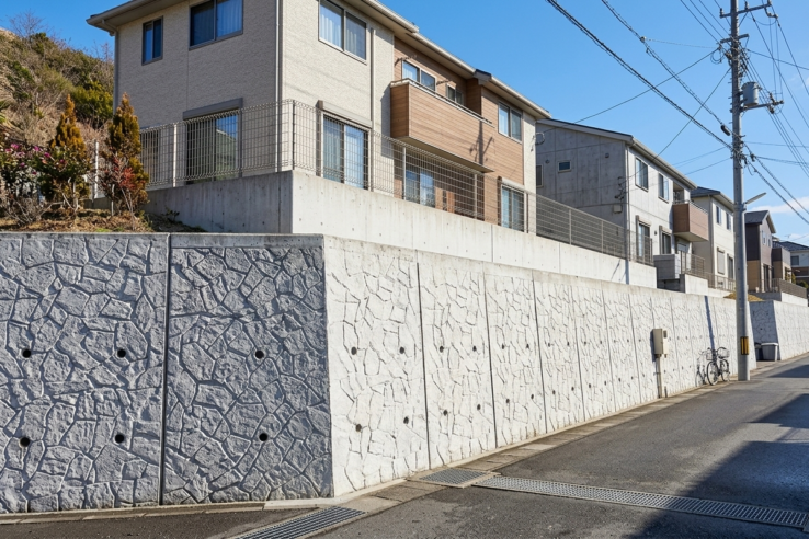 土地の価値を最大化する。高品質な擁壁工事